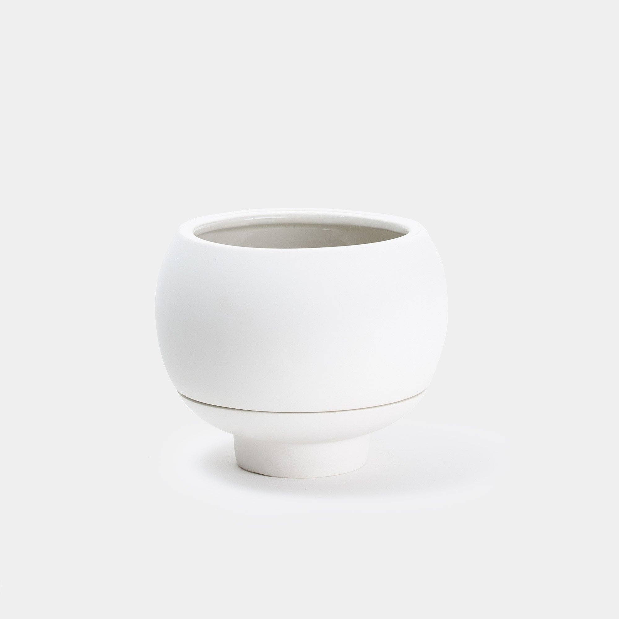 Sutton Ceramic Self Watering Pot: White Dolomite