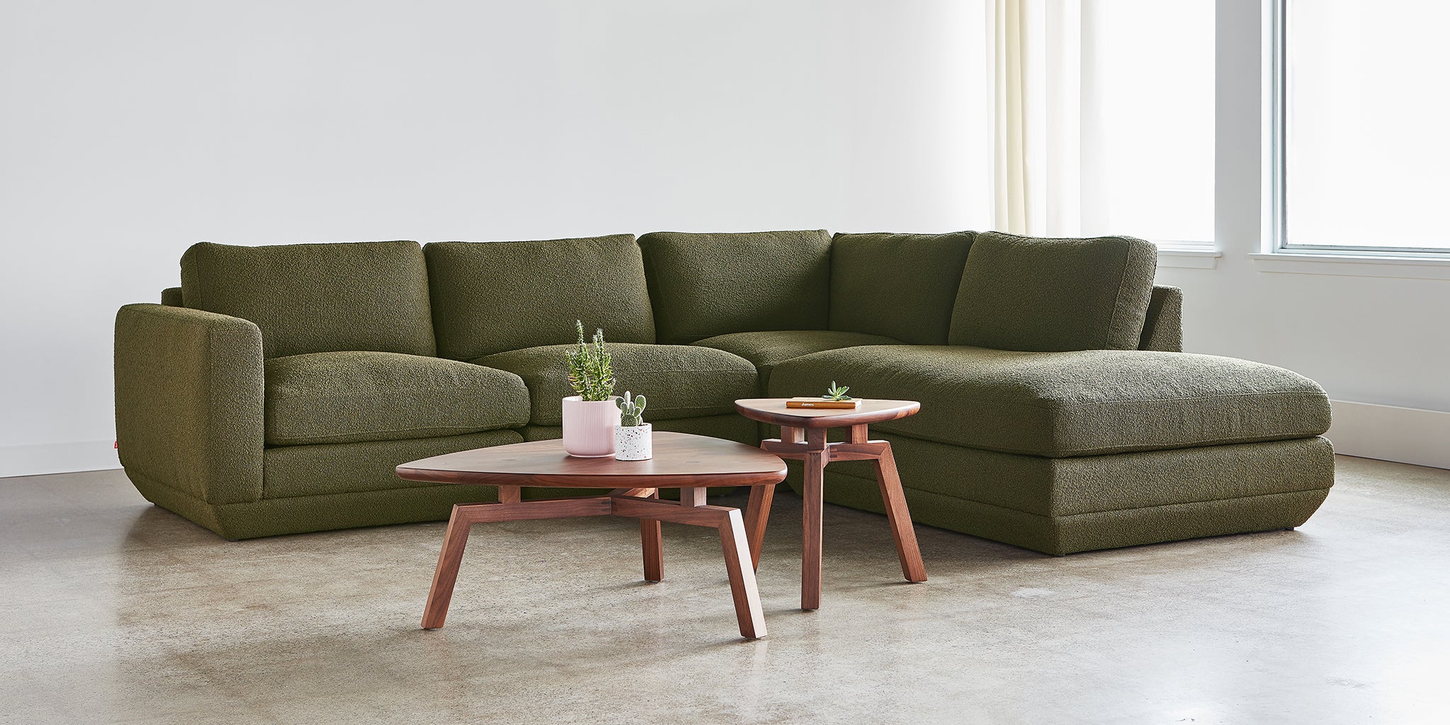 Podium Modular 4PC Lounge Sectional A | Right Facing