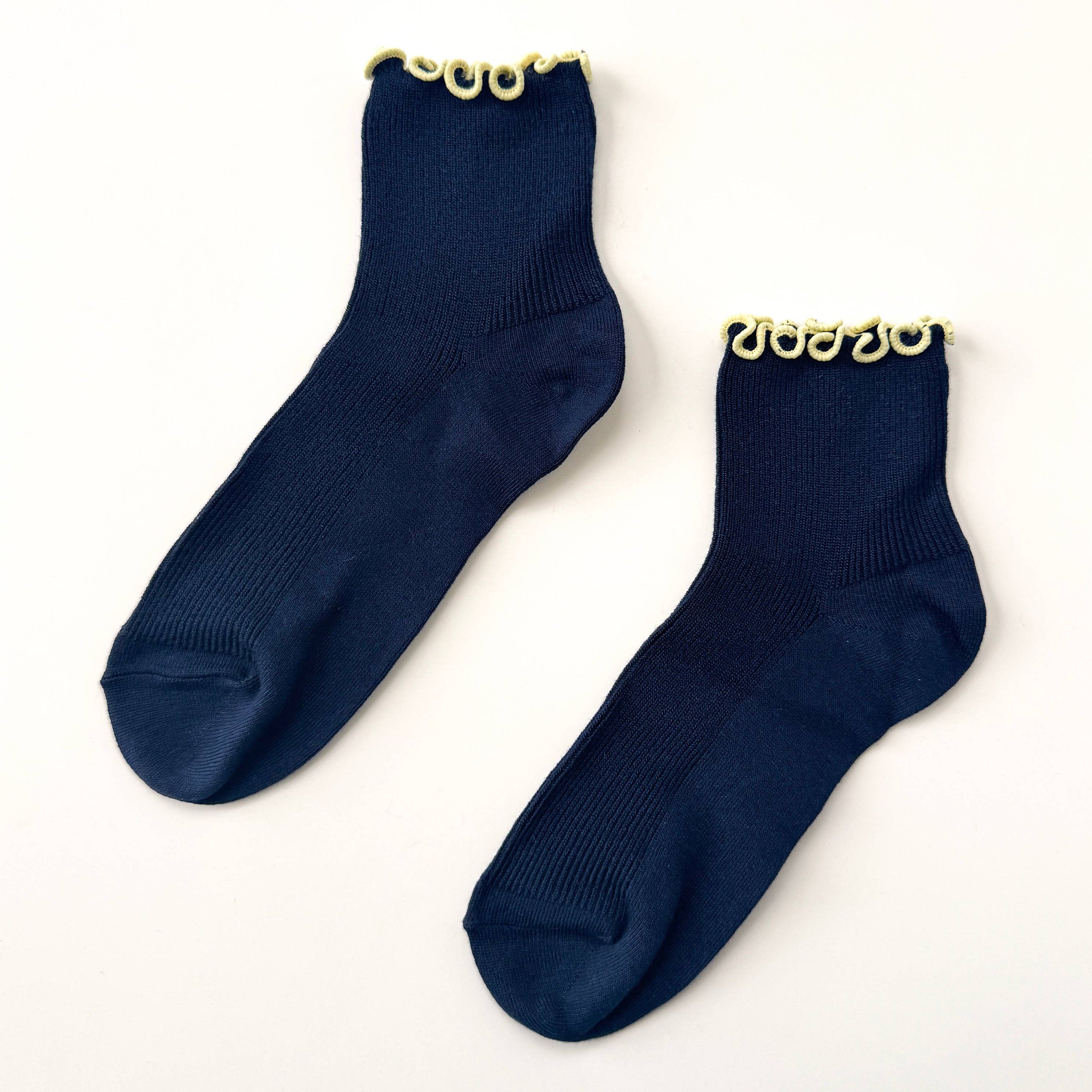The Petite Ruffled Modal Socks | Navy & Butter