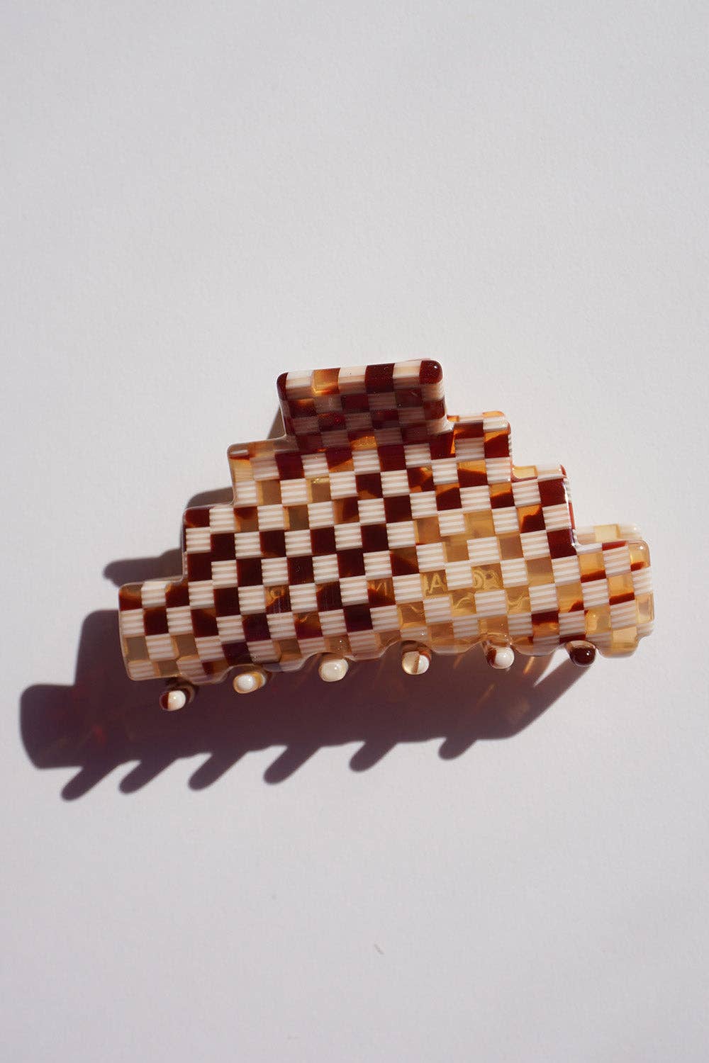 Pyramid hair-claw in ivory checkerboard