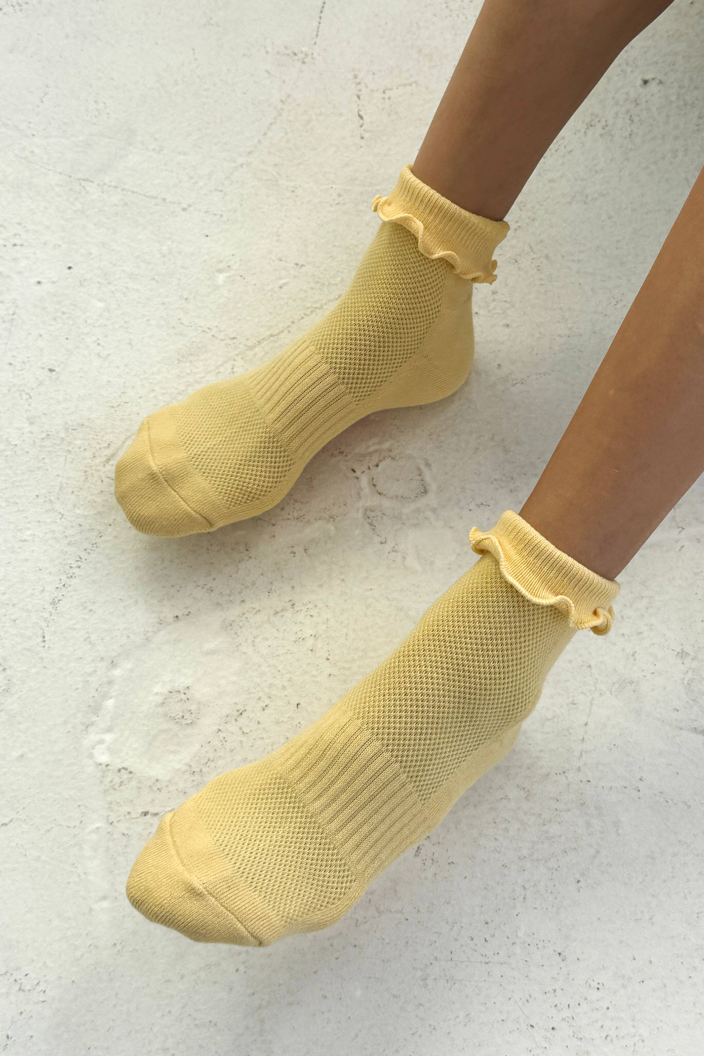 Ruffled Hugger Crew Socks | Banana Cream