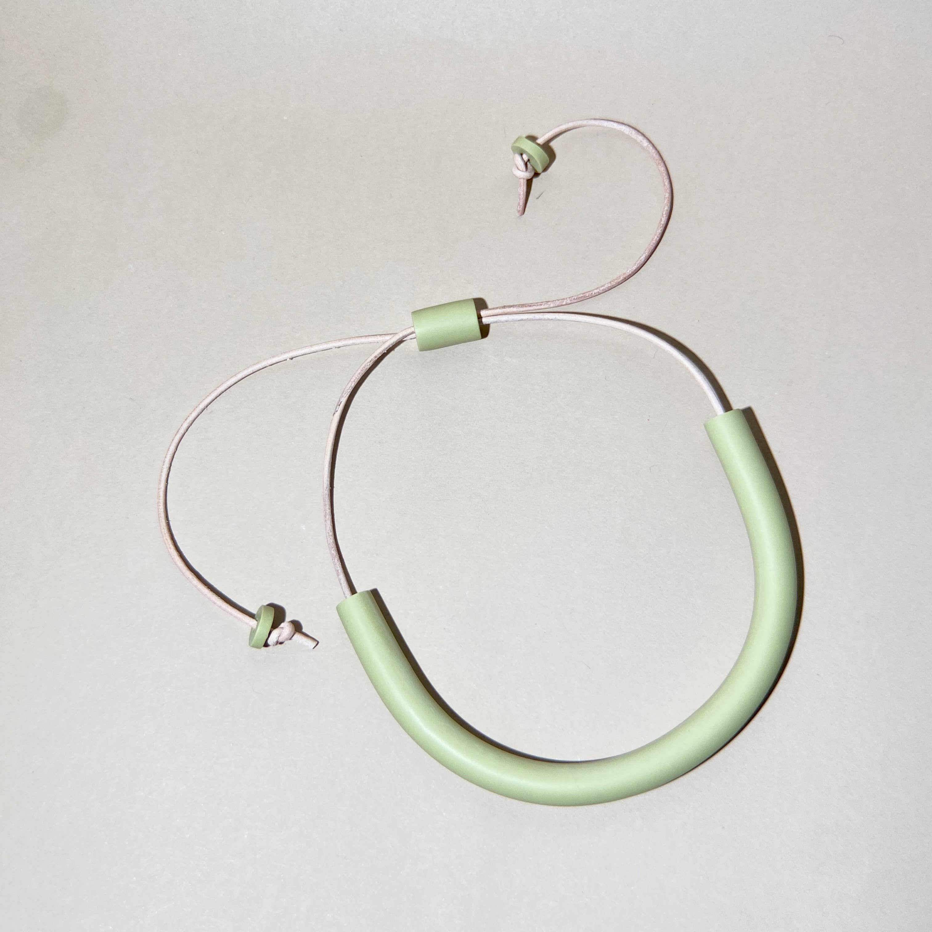 Solid Harper Mini Pistachio Necklace