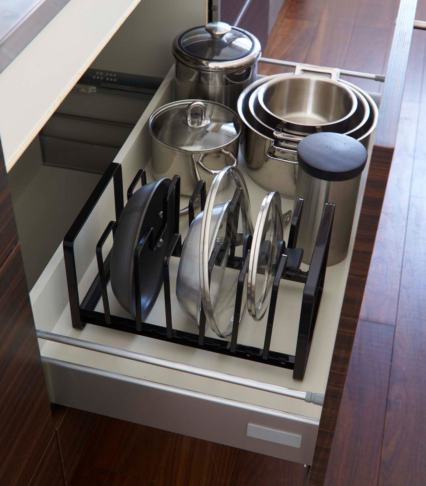 Adjustable Pot Lid and Frying Pan Organizer