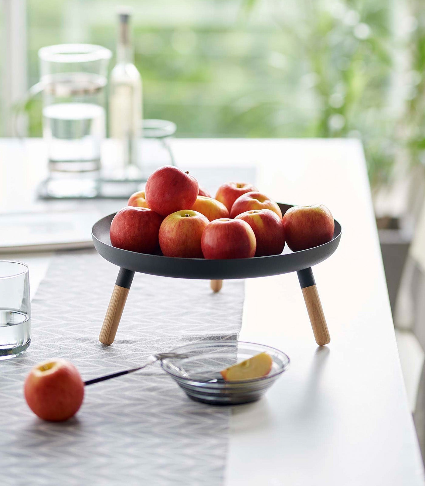 Countertop Pedestal Tray