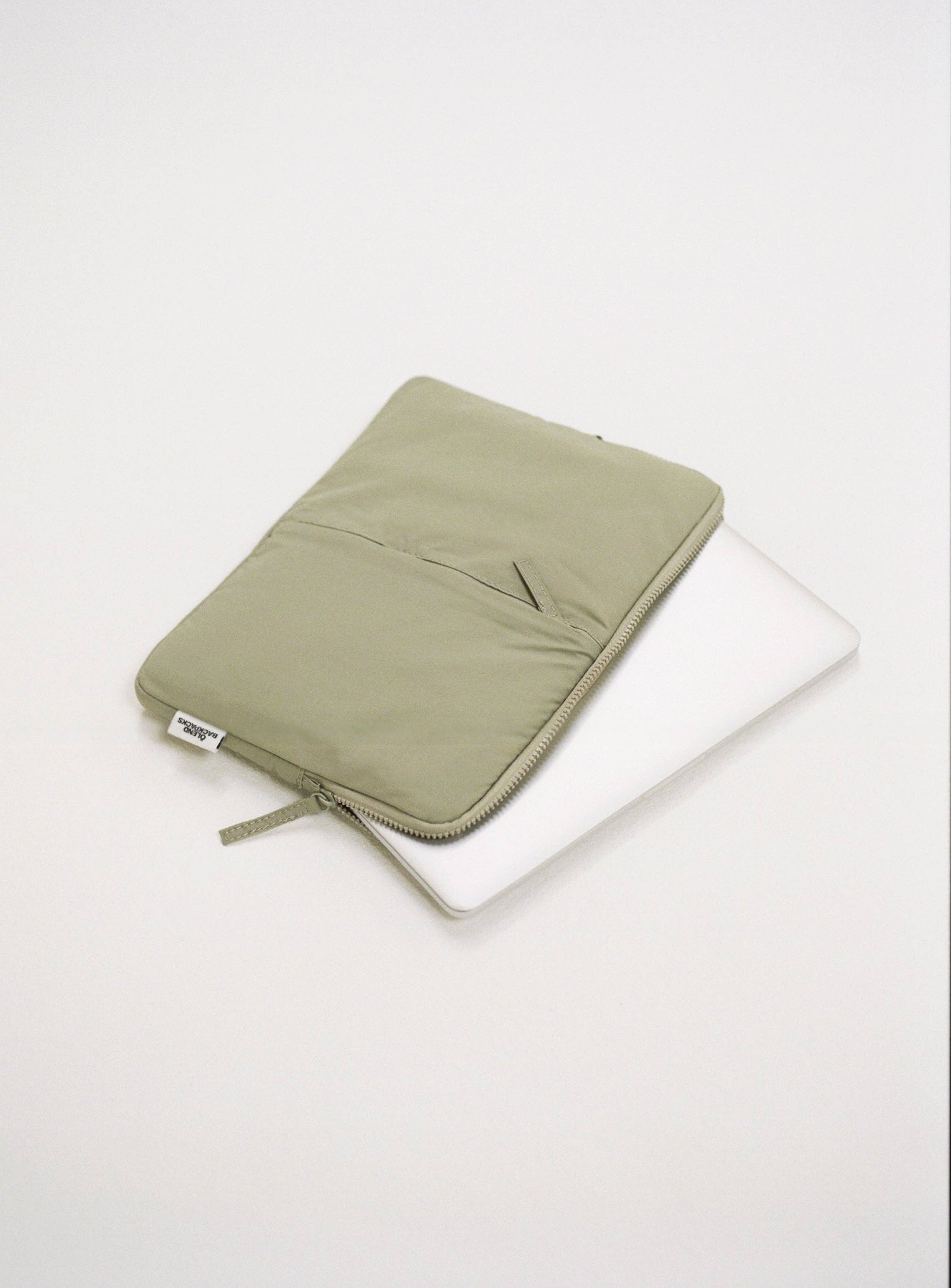 Padded Laptop Sleeve: Coral / 13” & 14” laptop