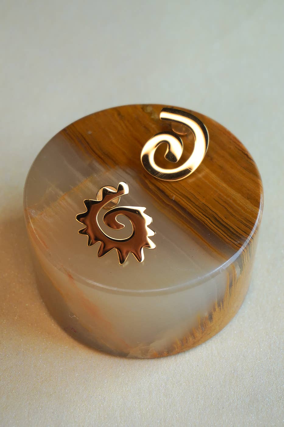 Caracol & Espiral Gold Stud Earrings