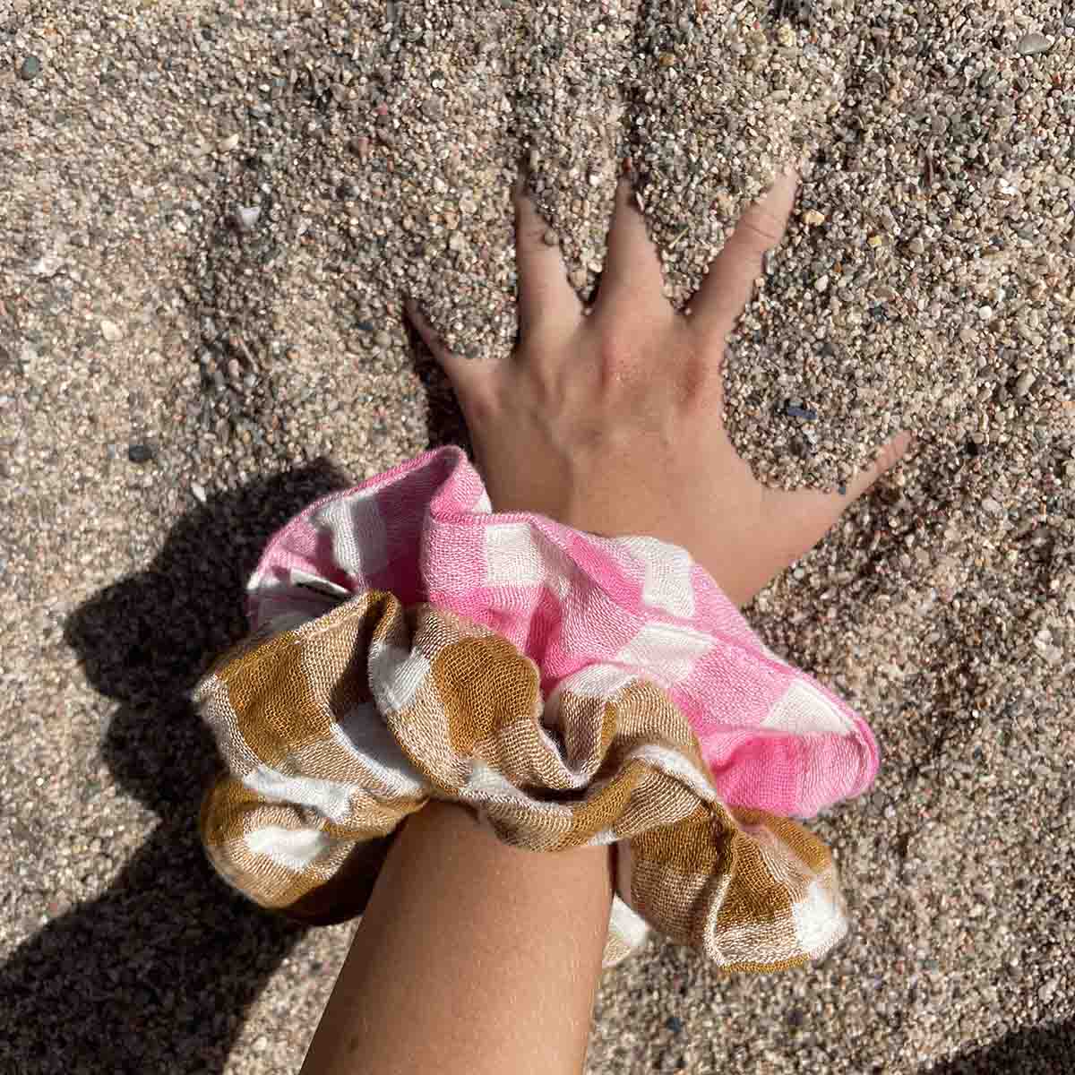 Scrunchie | Neon Pink
