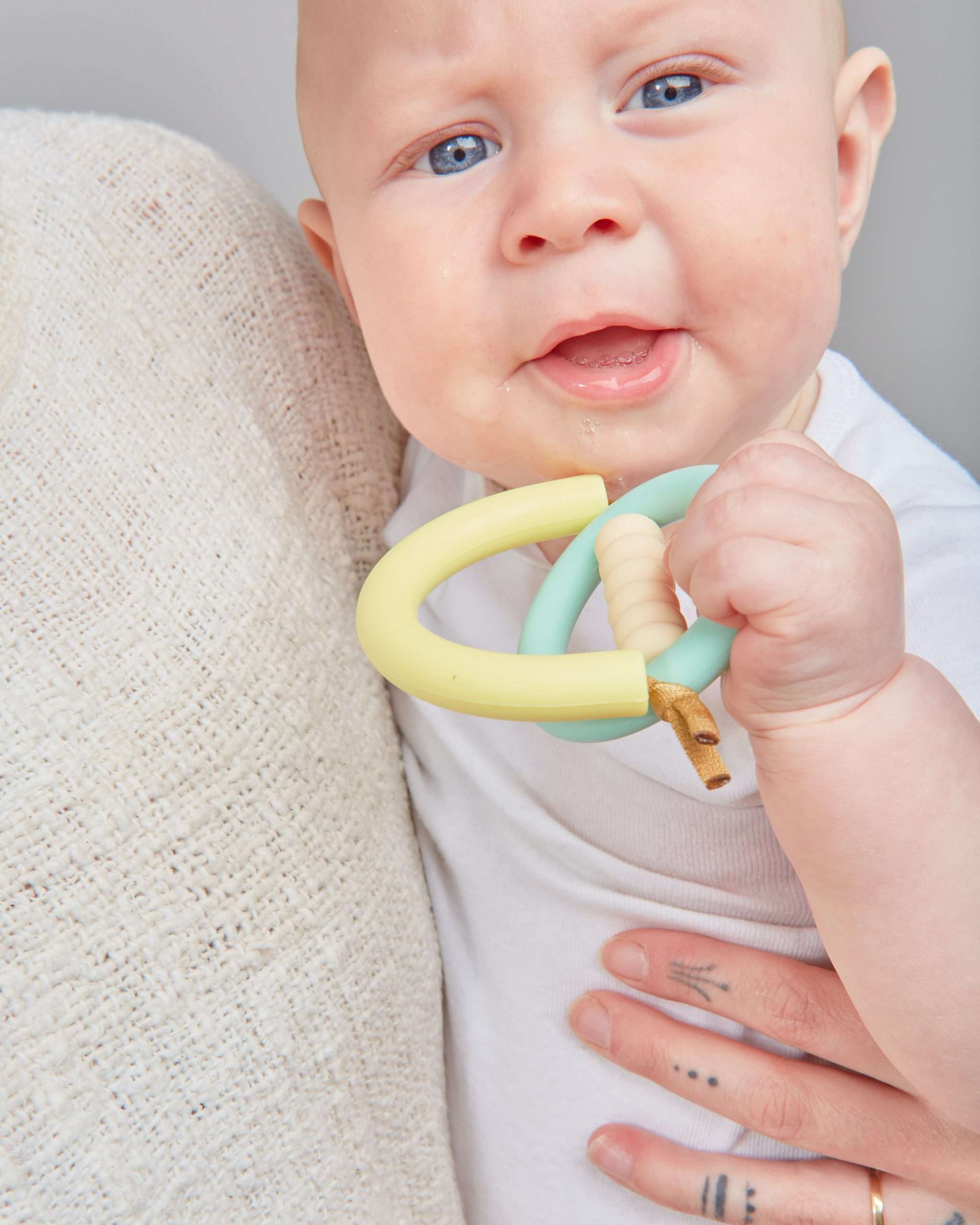 Dewdrop Orbit Teether