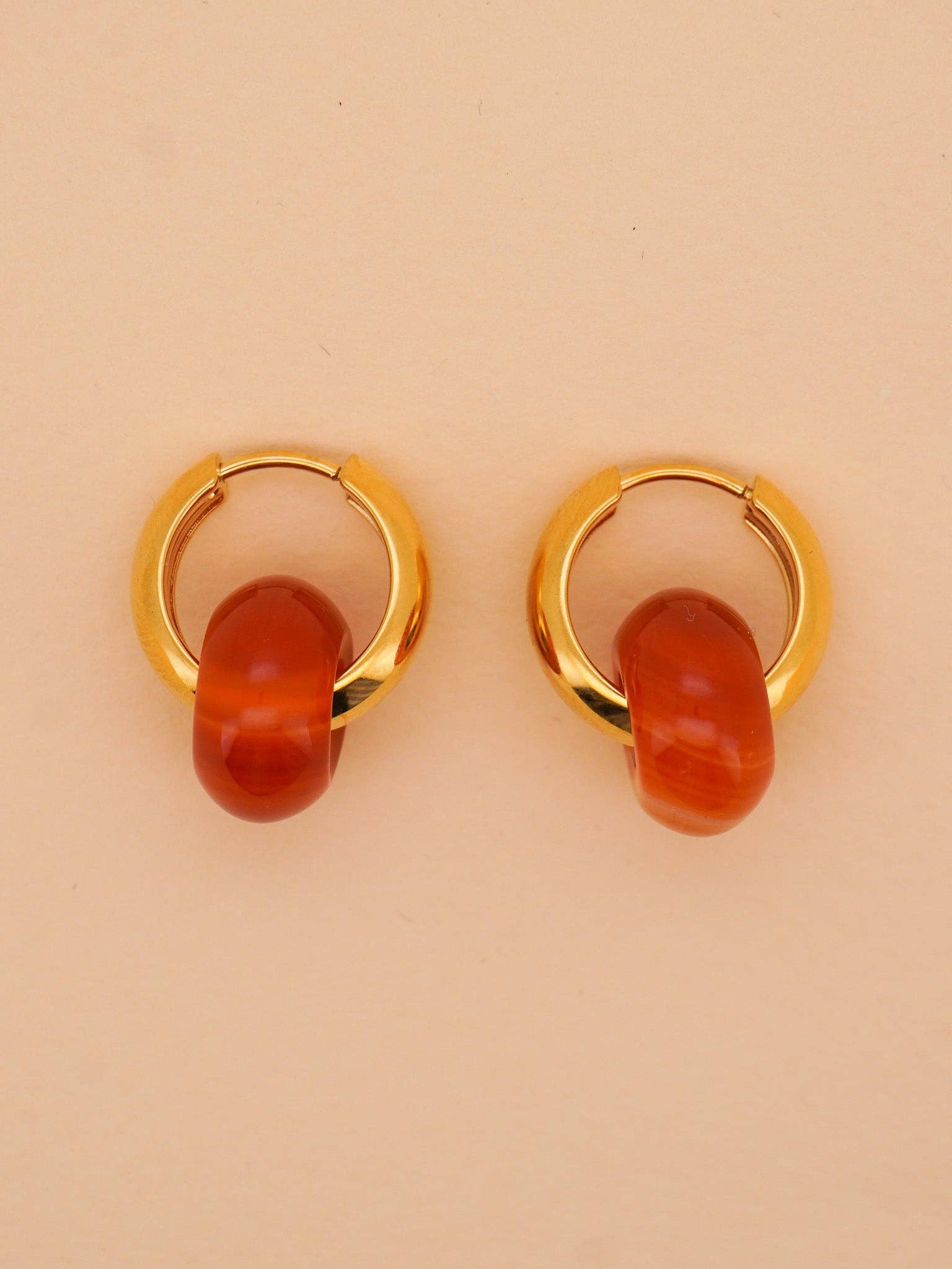 Amber Agate Stone Hoop Earrings | Gold-plated