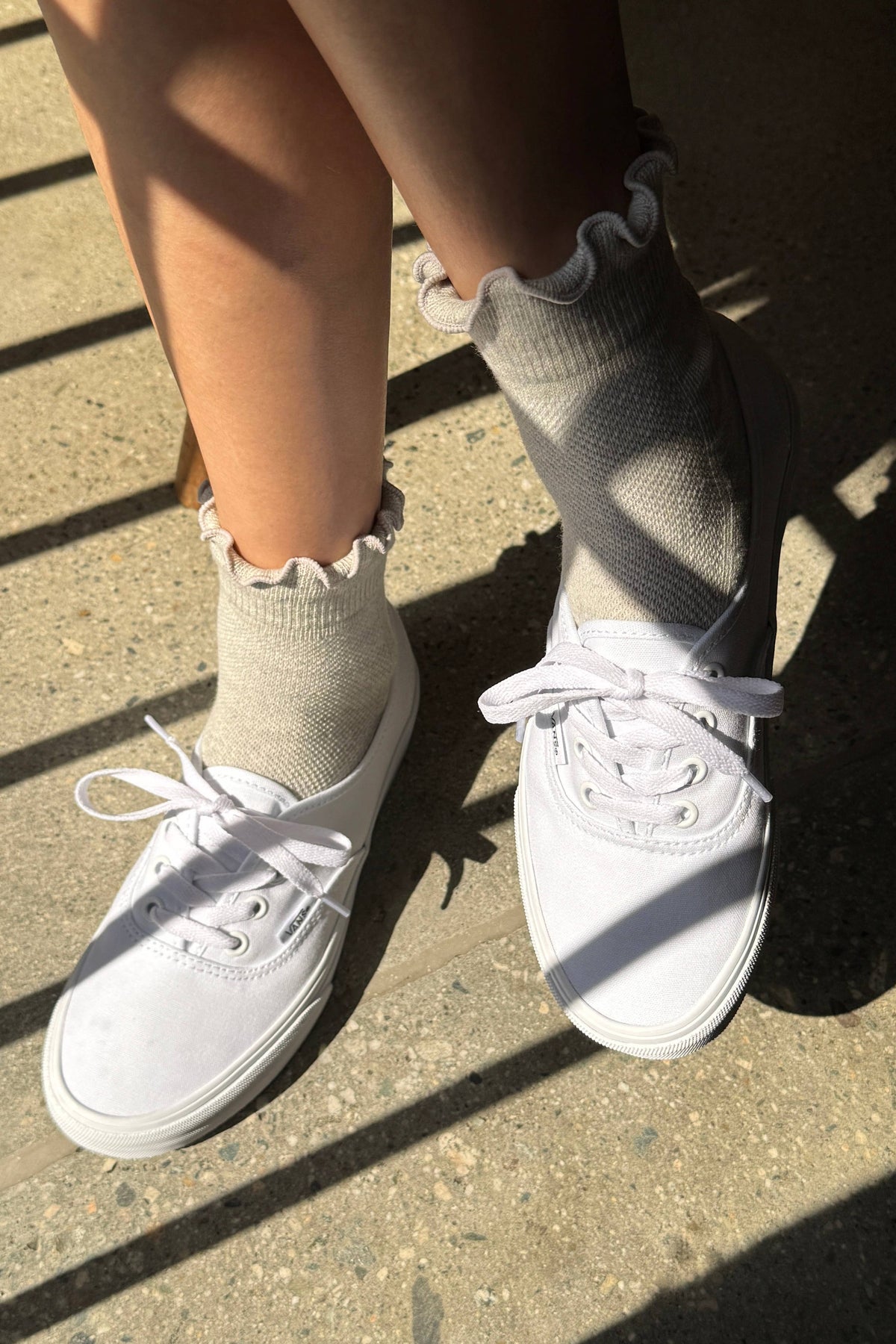 Ruffled Hugger Crew Socks | Vintage Pink + Black